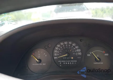 1998 Chevrolet Lumina z USA, uszkodzony, nr VIN 2G1WL52M0W9222673